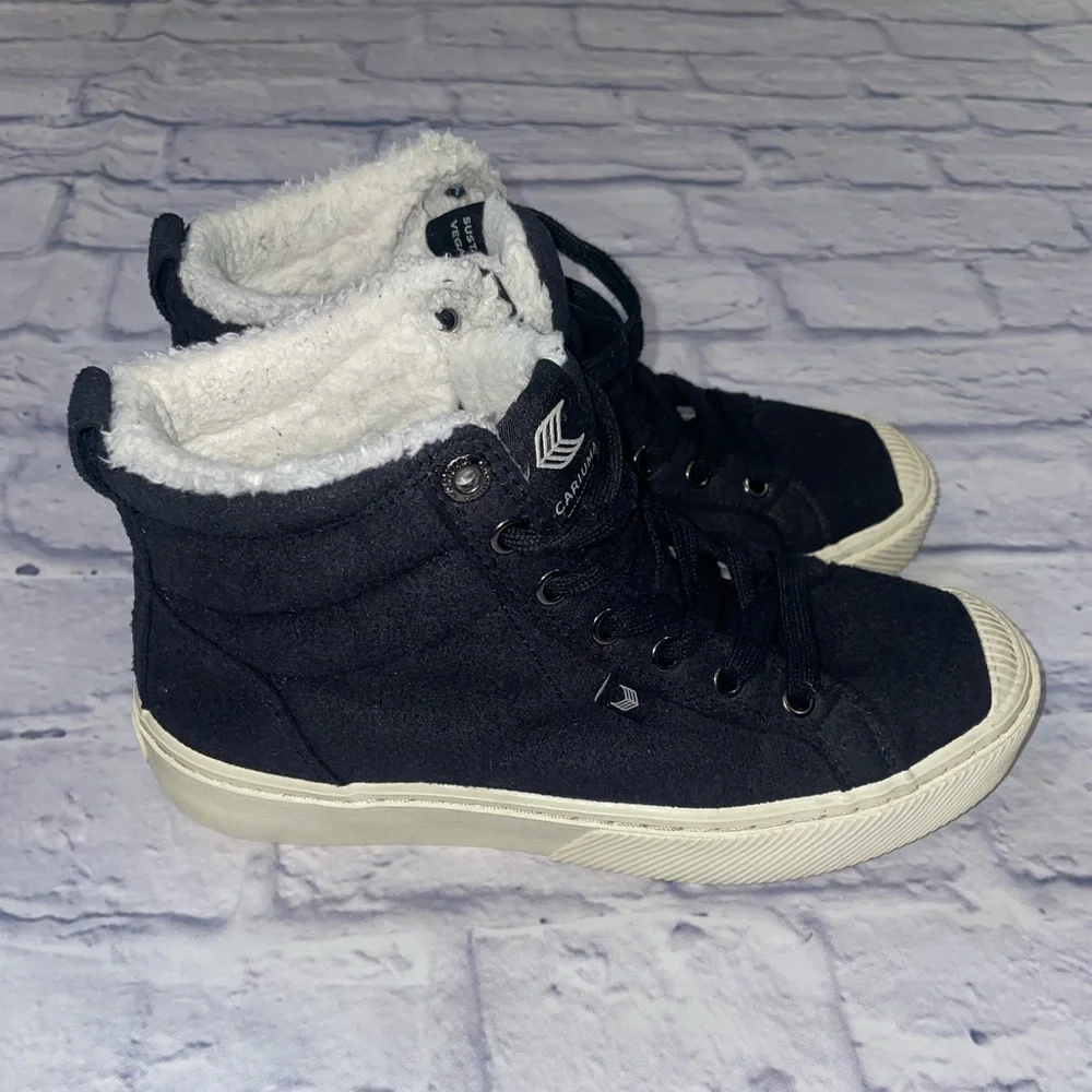 Cariuma OCA High Therma Size 6.5 Black Vegan Suede Boots